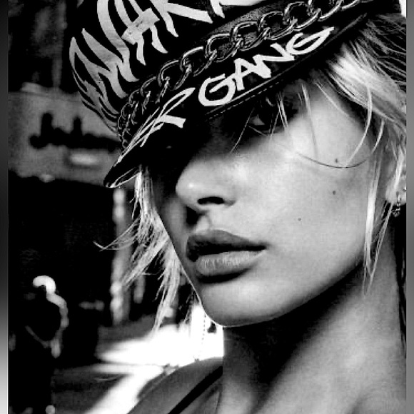 April Rose’s Curated Scents Line - Picture 4 of 16